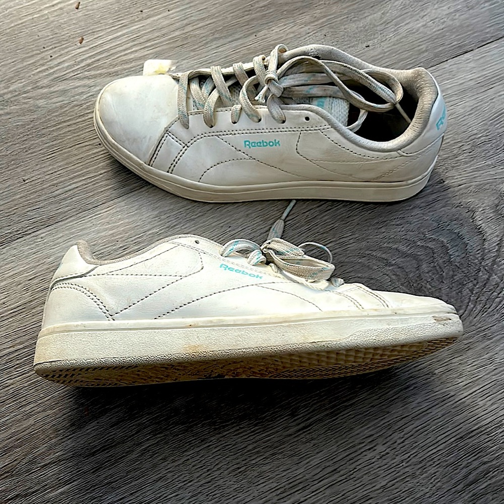 i’m selling these reeboks i found at ross and finally grew out of them